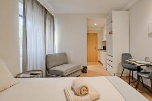 Lovely studio fully equipped near subway N7