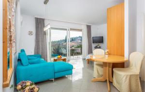 Amazing Apartment In Icici With Wifi 