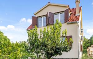 1 Bedroom Gorgeous Apartment In Zlarin 