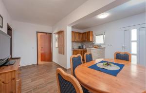 Stunning Apartment In Zdrelac With Wifi