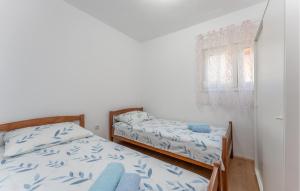 Stunning Apartment In Zdrelac With Wifi