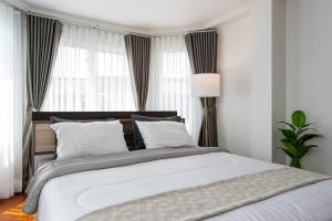 Private Pool Villa Resort style, Heart in bkk ,metro,cabaret show,RCA, jodd fair,chatuchak