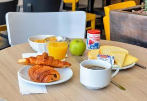 Hotels B&B HOTEL Dunkerque Centre Gare : photos des chambres
