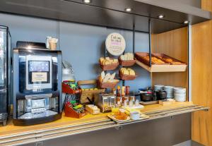 Hotels B&B HOTEL Dunkerque Centre Gare : photos des chambres