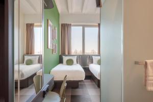 Maxhotel Amsterdam Airport Schiphol - Recently Renovated