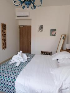 Hotels DOMAINE DE LA NERTHE- HOTEL PROVENCE MEDITERRANEE : Chambre Lit King-Size - Accessible aux Personnes à Mobilité Réduite