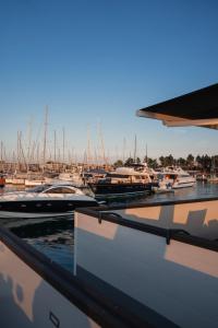 The Sea Lodges Portoroz - Hausboot Floating Sea House