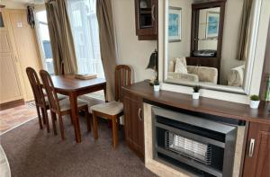 6 BERTH DELUXE PG159 GOLDEN PALM CHAPEL St LEONARDS