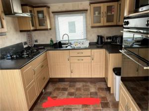 6 BERTH DELUXE PG159 GOLDEN PALM CHAPEL St LEONARDS