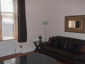 Wallfield Simple and descent Apartment