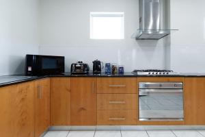 Modern 3-Bedroom House in Vibrant Neighborhood