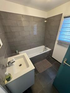 Villas Villa avec piscine, climatisation et studio independant : photos des chambres