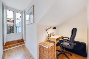 Charming 1BR with Terrace Views of Bridge | By Airnest