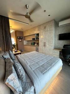 Cityscape heights on 36th floor