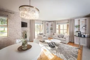 Brennan Court Guest Accommodation - Gilloge Bridge