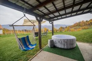 Apartment Trta with Vineyard View - Sromlje