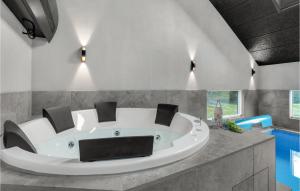 Cozy Home In Rømø With Sauna