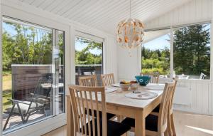 3 Bedroom Beautiful Home In Ålbæk