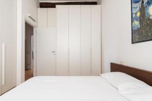 Ampio e luminoso trilocale in zona Moscova