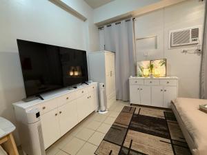 JK Suites Cheer B125