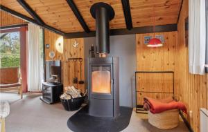 Beautiful Home In Hadsund With Kitchen