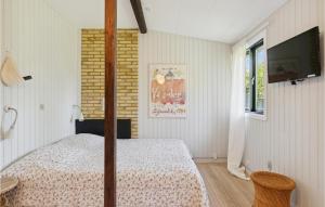 2 Bedroom Nice Home In Vejby