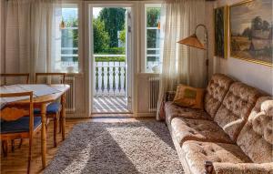 Amazing Apartment In Borgholm