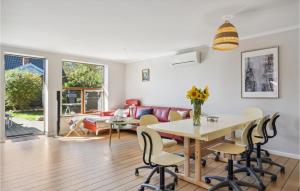 3 Bedroom Awesome Home In Nørre Nebel