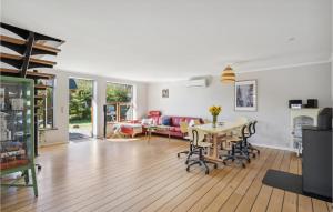 3 Bedroom Awesome Home In Nørre Nebel