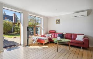 3 Bedroom Awesome Home In Nørre Nebel