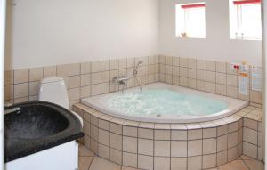 Three-Bedroom Holiday Home In Blavand