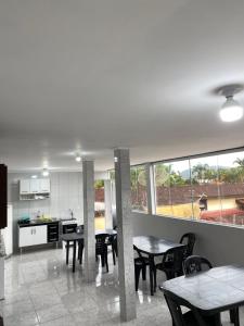 Suite 6 a 3 quadras da praia