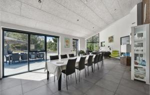 Nice Home In Blåvand With Kitchen