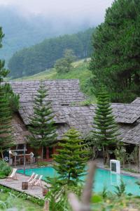 The Nordic Village - Evergreen Retreat