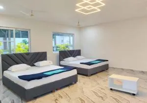 Hangout Hills Resorts - Srungavarapukota