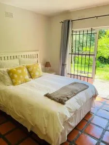 Charming flatlet in leafy Constantia - 康斯坦提亚