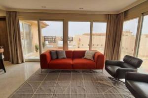 Catalina at New Cairo