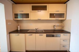 Bright 1BDR with Balcony