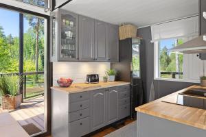 Stay North - Mustikka