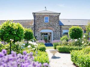 Chic Clock Tower with Gardens Close to Beaches