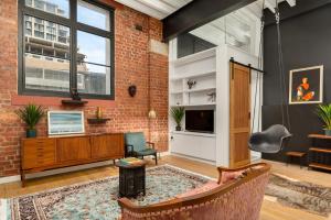 102 Wolroy House