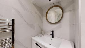 256 Suite Rosiers - Superb apartment in Paris.