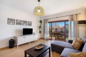 Cosy Apartment With Pool 2