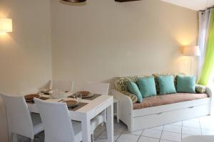 Beau T3 avec piscine collective proche Port,plage et commerces-4JDN822