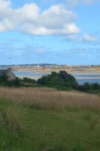 Maisons de vacances Villa pour 6 pers - vue mer - 5 min d-un site magnifique - Lanmodez - Paimpol, Cotes d-Armor, Bretagne : photos des chambres