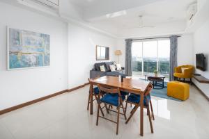 The Alfred Fern - Modern 2-Bedroom Apartment with Pool in Prime Colombo 3