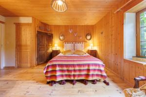 Maisons de vacances Moulin du Bateau - Gite de Charme - Piscine - Nature : photos des chambres