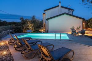 Charmante Villa Crystal mit Pool, bis 5 Personen 