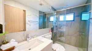 New luxury top pool gym condo Astra sky river 3BR