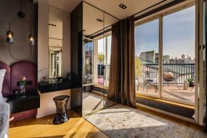 Prague Days - Sunny Riverside Apartments with Terraces